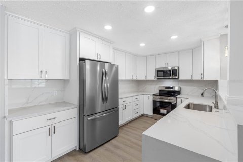 Condominio en venta en Belleair Bluffs, Florida, 2 dormitorios, 146.79 m2 № 2151446 - foto 4
