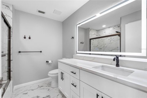 Condominio en venta en Belleair Bluffs, Florida, 2 dormitorios, 146.79 m2 № 2151446 - foto 17
