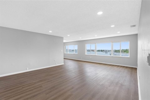 Condominio en venta en Belleair Bluffs, Florida, 2 dormitorios, 146.79 m2 № 2151446 - foto 16