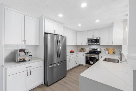 Condominio en venta en Belleair Bluffs, Florida, 2 dormitorios, 146.79 m2 № 2151446 - foto 5