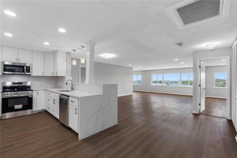 Condominio en venta en Belleair Bluffs, Florida, 2 dormitorios, 146.79 m2 № 2151446 - foto 10