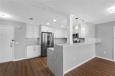 Condominio en venta en Belleair Bluffs, Florida, 2 dormitorios, 146.79 m2 № 2151446 - foto 9