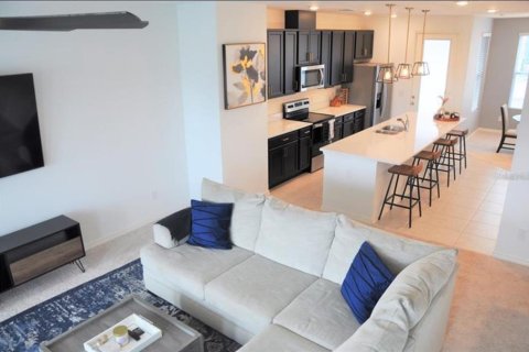 Townhouse in Orlando, Florida 3 bedrooms, 185.62 sq.m. № 2197557 - photo 3
