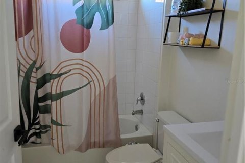 Casa en venta en Kissimmee, Florida, 4 dormitorios, 261.43 m2 № 2287365 - foto 10