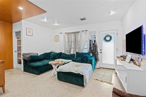 Commercial property in Fort Lauderdale, Florida № 2292742 - photo 10