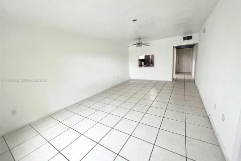 Снять в аренду кондоминиум в Майами, Флорида 1 спальня, 78.97м2, № 2082679 - фото 4