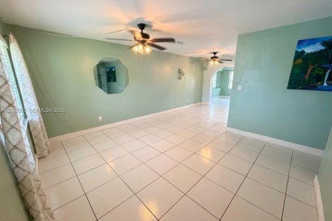 Villa ou maison à vendre à Hollywood, Floride: 3 chambres, 99.87 m2 № 2278742 - photo 6