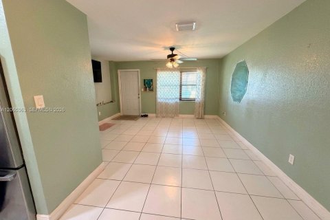 Villa ou maison à vendre à Hollywood, Floride: 3 chambres, 99.87 m2 № 2278742 - photo 5