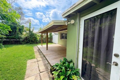 Villa ou maison à vendre à Hollywood, Floride: 3 chambres, 99.87 m2 № 2278742 - photo 3