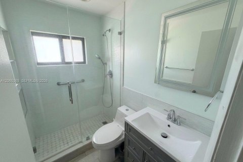 Villa ou maison à vendre à Hollywood, Floride: 3 chambres, 99.87 m2 № 2278742 - photo 7