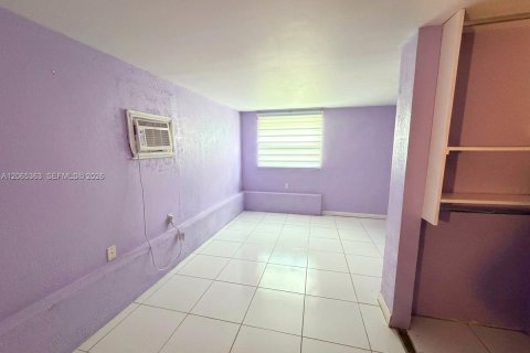 Villa ou maison à vendre à Hollywood, Floride: 3 chambres, 99.87 m2 № 2278742 - photo 11
