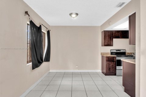 Copropriété à louer à Lauderhill, Floride: 2 chambres, 87.33 m2 № 2015713 - photo 8