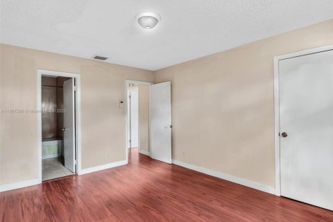 Copropriété à louer à Lauderhill, Floride: 2 chambres, 87.33 m2 № 2015713 - photo 25