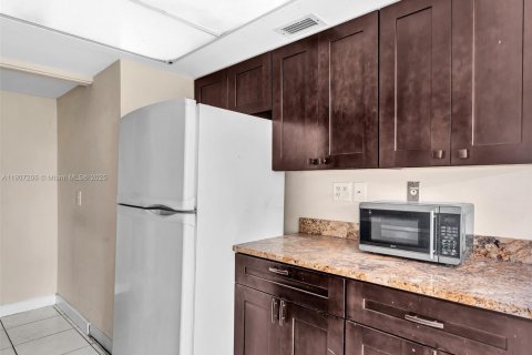 Copropriété à louer à Lauderhill, Floride: 2 chambres, 87.33 m2 № 2015713 - photo 15