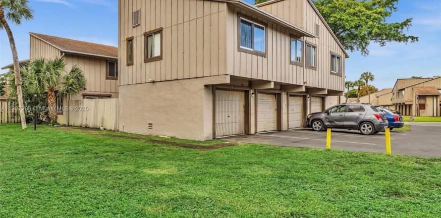 Condo à Lauderhill, Floride, 2 chambres  № 2015713