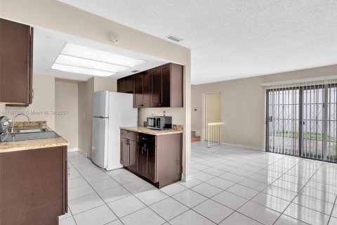 Copropriété à louer à Lauderhill, Floride: 2 chambres, 87.33 m2 № 2015713 - photo 12