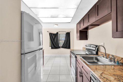 Copropriété à louer à Lauderhill, Floride: 2 chambres, 87.33 m2 № 2015713 - photo 18