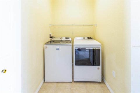 Townhouse in Palmetto, Florida 4 bedrooms, 241.92 sq.m. № 1772128 - photo 23