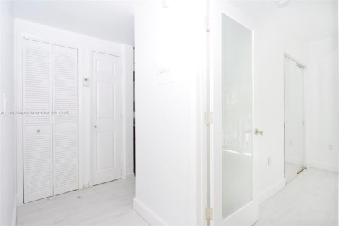 Appartement à louer à Miami Beach, Floride: 1 chambre, 48.31 m2 № 1931992 - photo 4