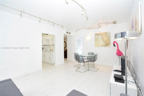 Appartement à louer à Miami Beach, Floride: 1 chambre, 48.31 m2 № 1931992 - photo 13