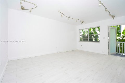 Appartement à louer à Miami Beach, Floride: 1 chambre, 48.31 m2 № 1931992 - photo 1