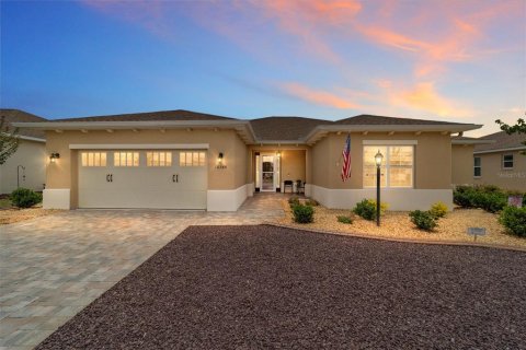 Casa en Ocala, Florida 3 dormitorios, 251.11 m2 № 2133494