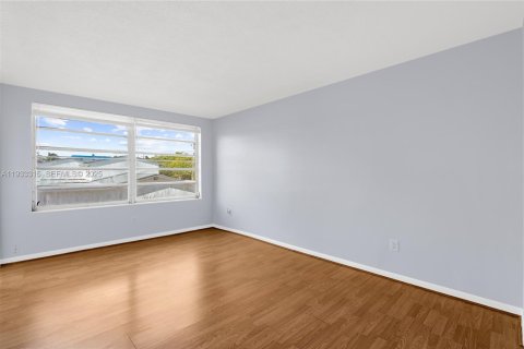 Снять в аренду кондоминиум в Майами, Флорида 1 спальня, 76.64м2, № 1992618 - фото 17