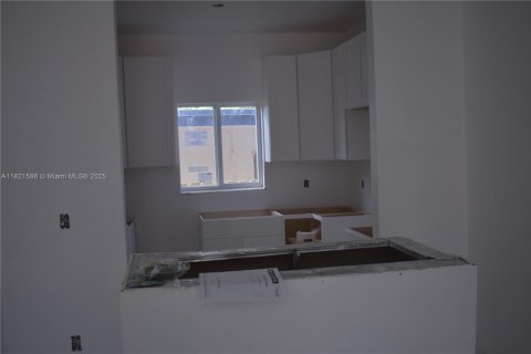 Casa en venta en Deerfield Beach, Florida, 4 dormitorios, 204.38 m2 № 1781736 - foto 10