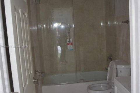 Casa en venta en Deerfield Beach, Florida, 4 dormitorios, 204.38 m2 № 1781736 - foto 7