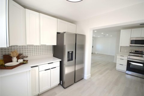 Villa ou maison à vendre à Oakland Park, Floride: 3 chambres, 95.88 m2 № 2025032 - photo 12