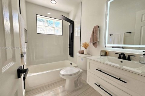 Villa ou maison à vendre à Oakland Park, Floride: 3 chambres, 95.88 m2 № 2025032 - photo 24