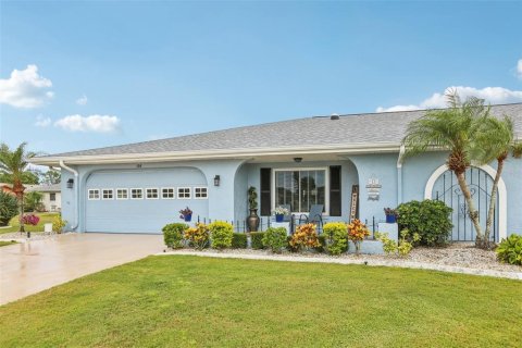 Casa en venta en Sun City Center, Florida, 2 dormitorios, 163.14 m2 № 1883882 - foto 1