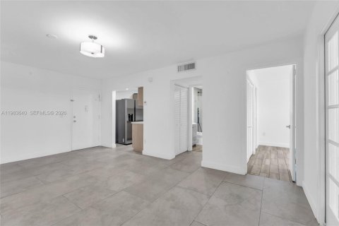 Снять в аренду кондоминиум в Майами, Флорида 1 спальня, 65.96м2, № 2048305 - фото 5