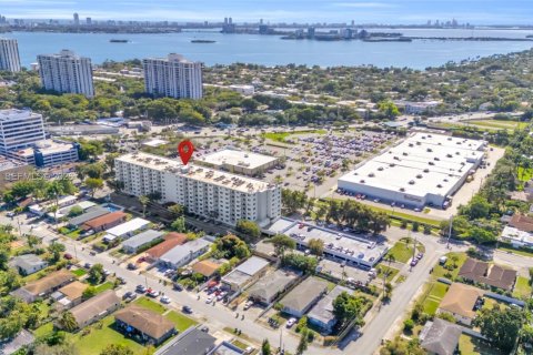 Снять в аренду кондоминиум в Майами, Флорида 1 спальня, 65.96м2, № 2048305 - фото 24