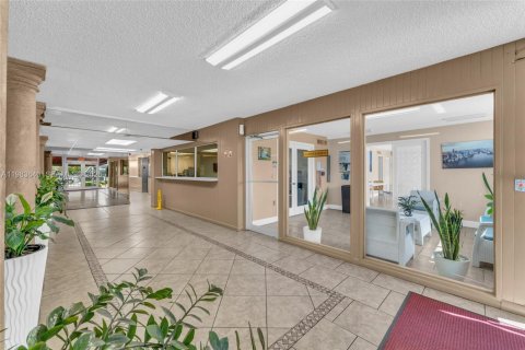 Снять в аренду кондоминиум в Майами, Флорида 1 спальня, 65.96м2, № 2048305 - фото 20