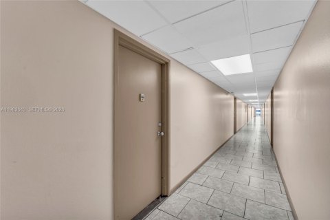 Снять в аренду кондоминиум в Майами, Флорида 1 спальня, 65.96м2, № 2048305 - фото 19