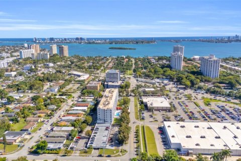 Снять в аренду кондоминиум в Майами, Флорида 1 спальня, 65.96м2, № 2048305 - фото 23