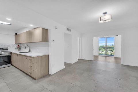 Снять в аренду кондоминиум в Майами, Флорида 1 спальня, 65.96м2, № 2048305 - фото 9