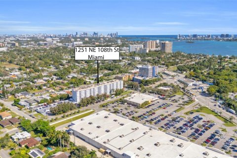 Снять в аренду кондоминиум в Майами, Флорида 1 спальня, 65.96м2, № 2048305 - фото 22