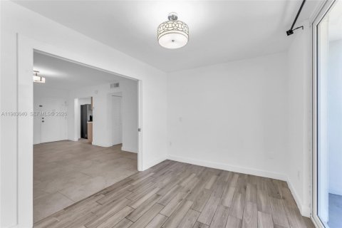 Снять в аренду кондоминиум в Майами, Флорида 1 спальня, 65.96м2, № 2048305 - фото 11
