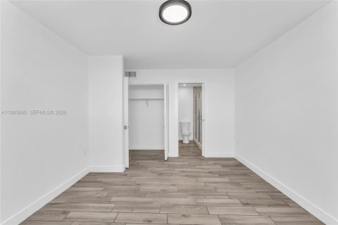 Снять в аренду кондоминиум в Майами, Флорида 1 спальня, 65.96м2, № 2048305 - фото 14