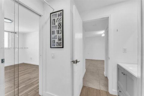 Снять в аренду кондоминиум в Майами, Флорида 1 спальня, 65.96м2, № 2048305 - фото 17