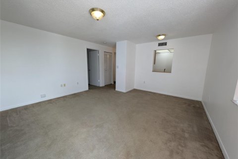 Condo in Miami, Florida, 1 bedroom  № 2082606 - photo 4