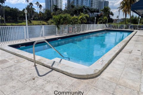 Condo in Miami, Florida, 1 bedroom  № 2082606 - photo 17
