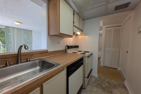 Condo in Miami, Florida, 1 bedroom  № 2082606 - photo 7