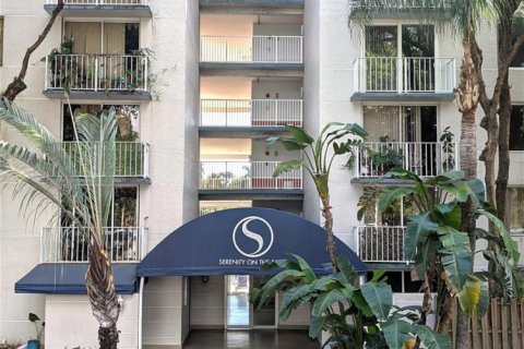 Condo in Miami, Florida, 1 bedroom № 2082606