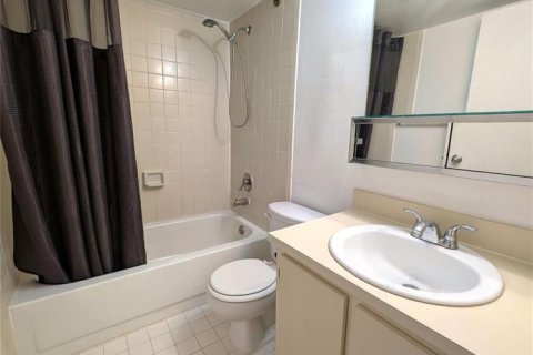 Condo in Miami, Florida, 1 bedroom  № 2082606 - photo 11
