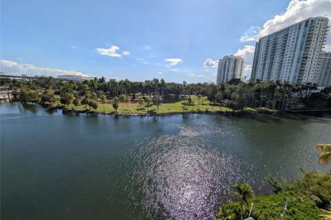 Condo in Miami, Florida, 1 bedroom  № 2082606 - photo 20