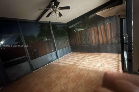Adosado en alquiler en Miami, Florida, 3 dormitorios, 133.78 m2 № 1974208 - foto 19