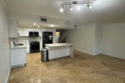 Adosado en alquiler en Miami, Florida, 3 dormitorios, 133.78 m2 № 1974208 - foto 3